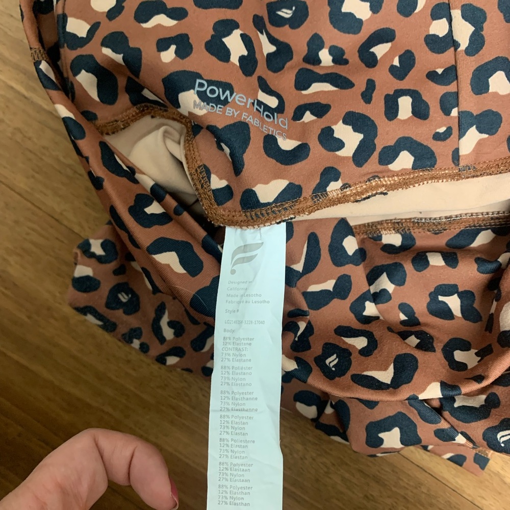 Fabletics leopard print set - Picture 2 of 2